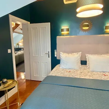Apartment With Mezzanine Rua Da Moeda *