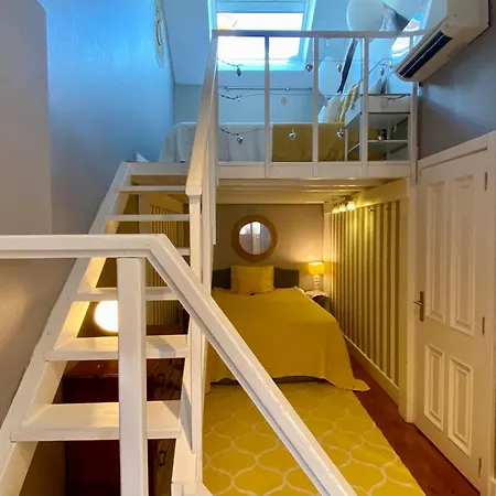 Apartment With Mezzanine Rua Da Moeda
