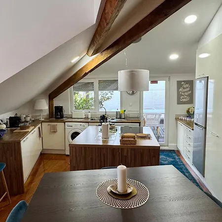 Apartman Studios With Mezzanine Rua Da Moeda *