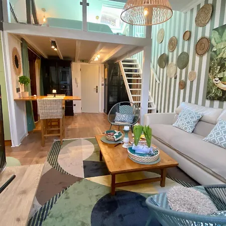 Apartment With Mezzanine Rua Da Moeda