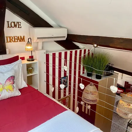 Apartment With Mezzanine Rua Da Moeda