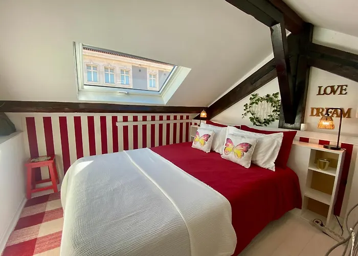 Appartamento With Mezzanine Rua Da Moeda *