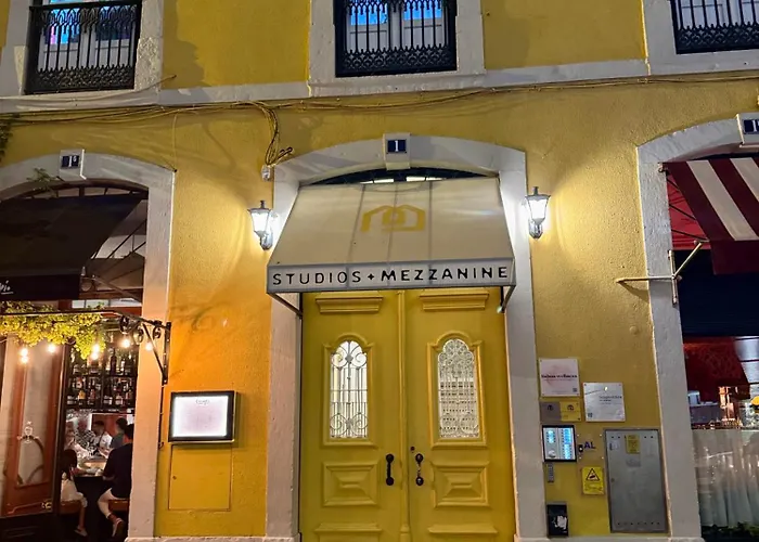 With Mezzanine Rua Da Moeda Appartamento *