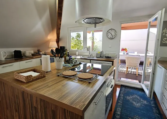 With Mezzanine Rua Da Moeda *