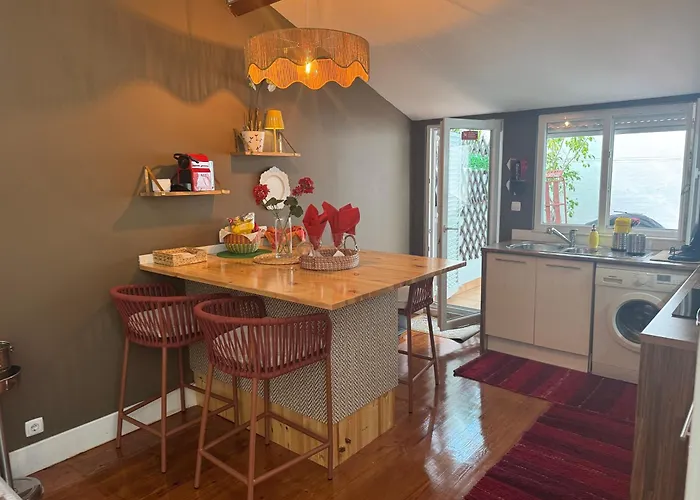 With Mezzanine Rua Da Moeda *