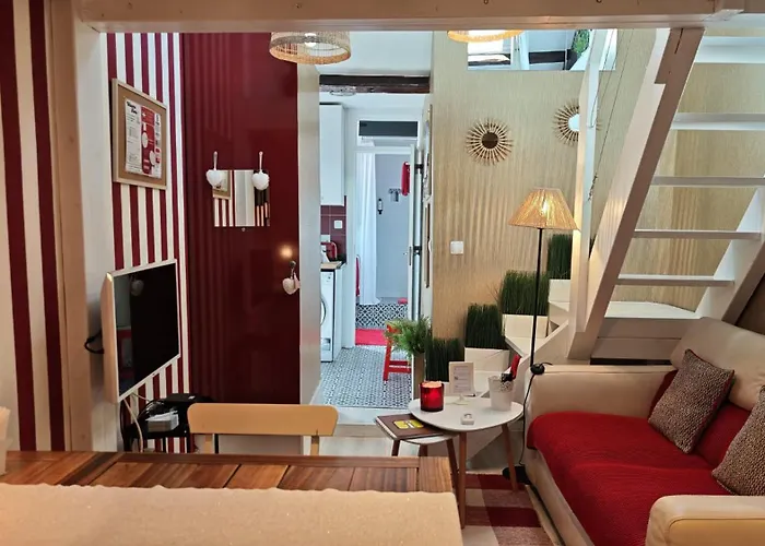 With Mezzanine Rua Da Moeda * Lisbona