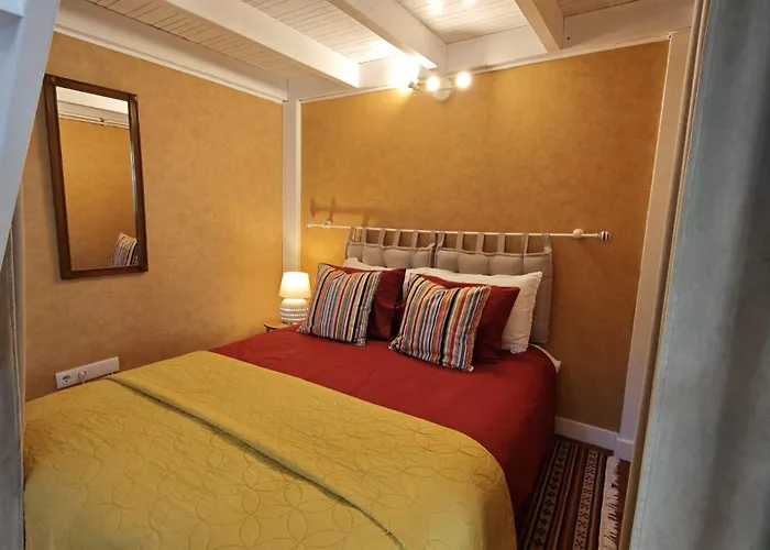 Appartamento With Mezzanine Rua Da Moeda *