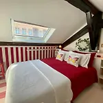 Apartamento With Mezzanine Rua Da Moeda *