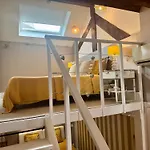 Apartamento With Mezzanine Rua Da Moeda