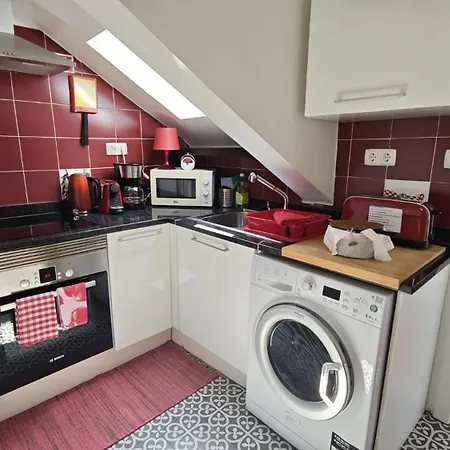 With Mezzanine Rua Da Moeda Apartmán