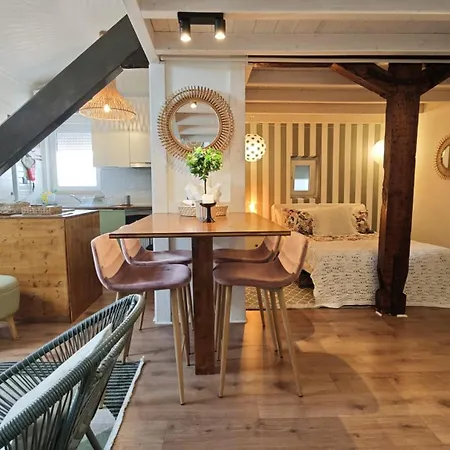 With Mezzanine Rua Da Moeda Apartmán *