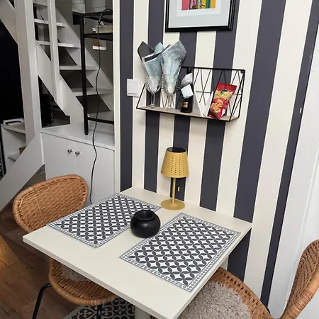 With Mezzanine Rua Da Moeda Lisboa