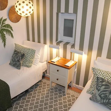 With Mezzanine Rua Da Moeda * Lisboa