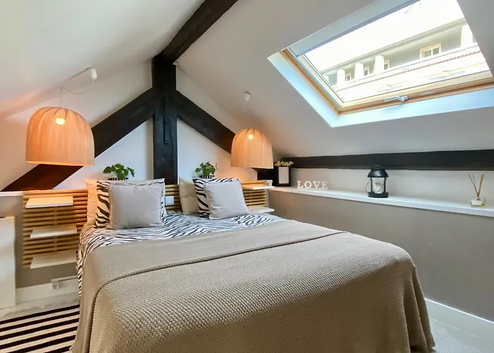 Studios With Mezzanine Rua Da Moeda * Lisboa