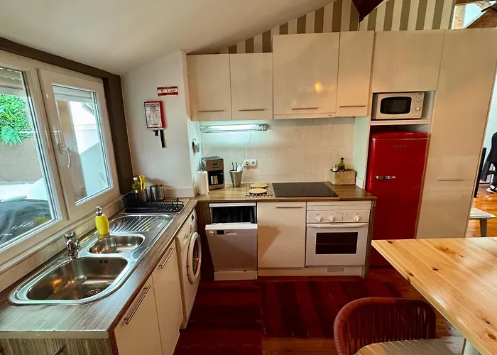 Apartman Studios With Mezzanine Rua Da Moeda *