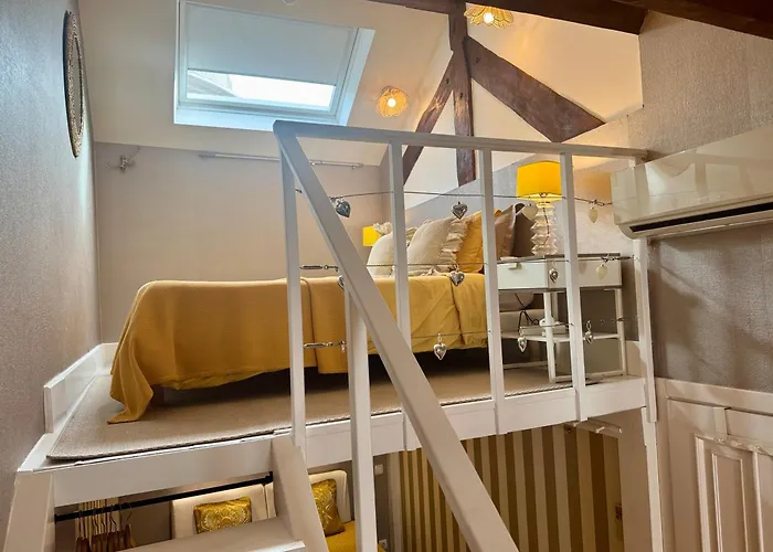 Apartman Studios With Mezzanine Rua Da Moeda