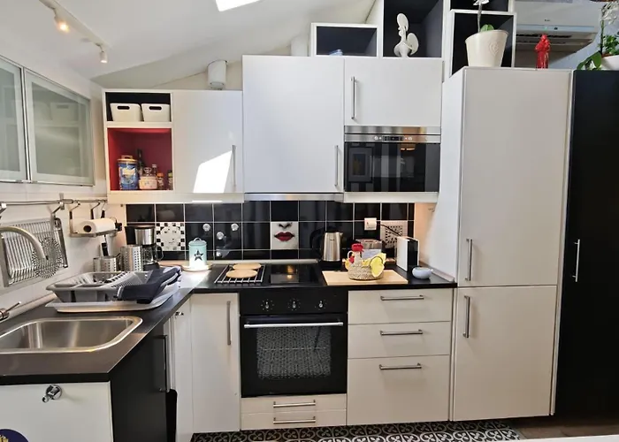 Studios With Mezzanine Rua Da Moeda * Lisboa