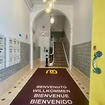 With Mezzanine Rua Da Moeda * Lizbona