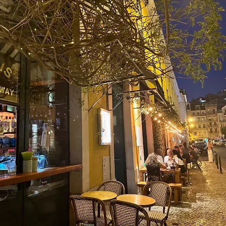 With Mezzanine Rua Da Moeda * ליסבון
