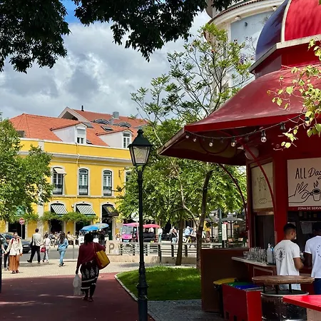With Mezzanine Rua Da Moeda Lisbona